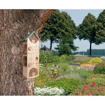 Sfeerfoto insectenhotel bestellen Buzzy@Home | Moestuinland